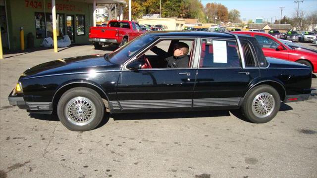 Oldsmobile Ninety Eight 1988 photo 1