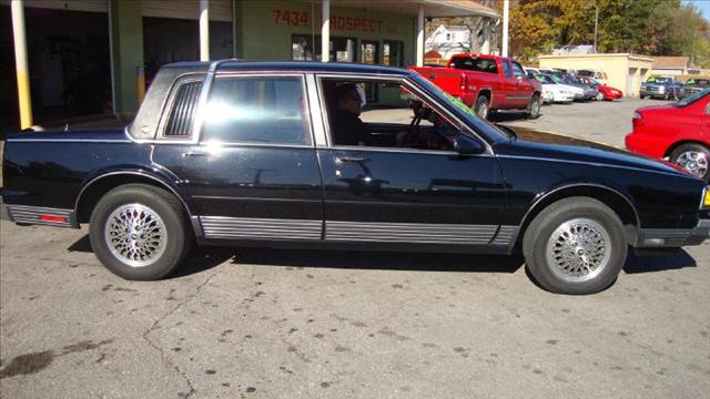 Oldsmobile Ninety Eight 1988 photo 3