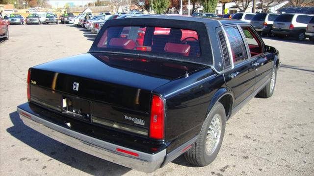 Oldsmobile Ninety Eight 1988 photo 4