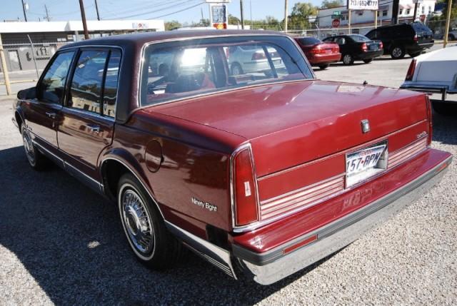 Oldsmobile Ninety Eight 1989 photo 4
