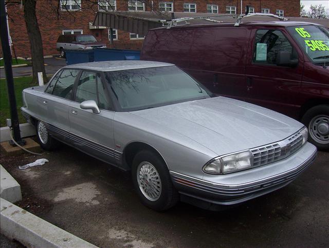 Oldsmobile Ninety Eight Deluxe Sport Sedan