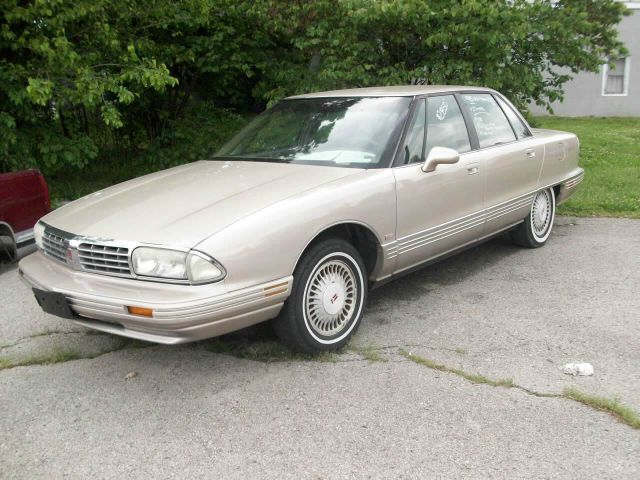 Oldsmobile Ninety Eight 1995 photo 4