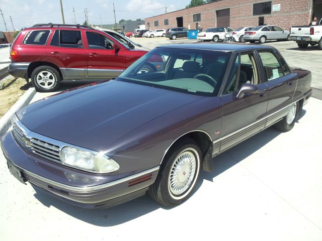 Oldsmobile Ninety Eight 1995 photo 2