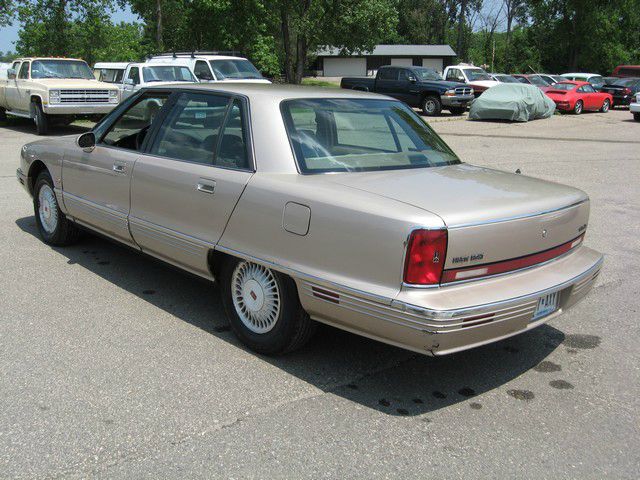 Oldsmobile Ninety Eight Van XE Sedan
