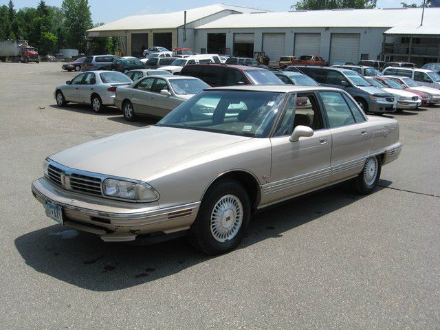 Oldsmobile Ninety Eight 1995 photo 1