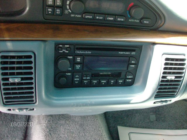 Oldsmobile Ninety Eight 1996 photo 1