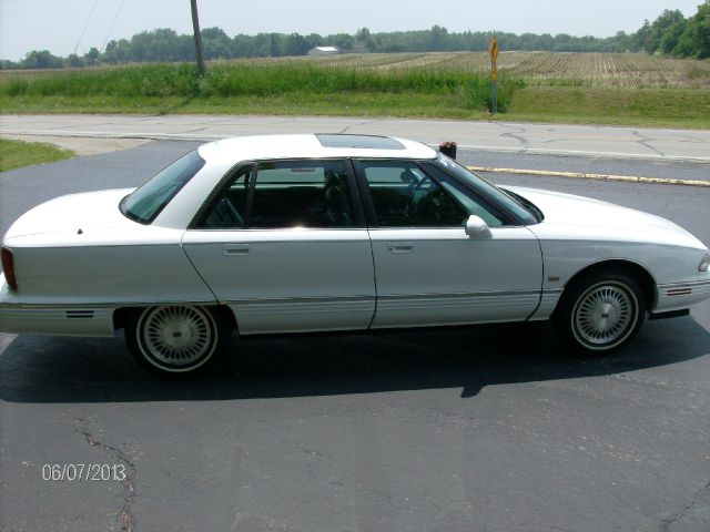 Oldsmobile Ninety Eight 1996 photo 4
