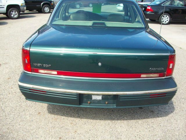 Oldsmobile Ninety Eight 1996 photo 10