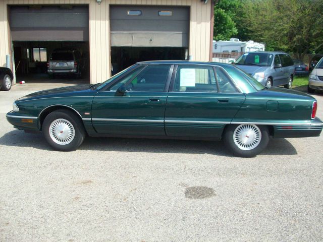 Oldsmobile Ninety Eight 1996 photo 3