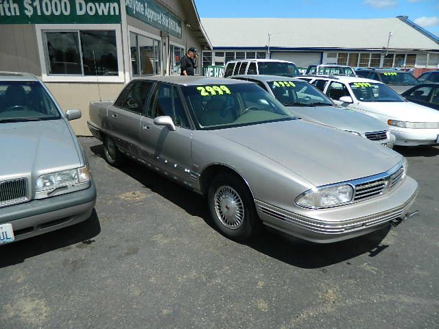 Oldsmobile Ninety Eight 1996 photo 2