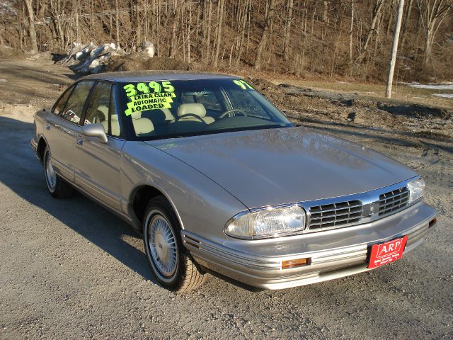Oldsmobile Regency 1997 photo 15