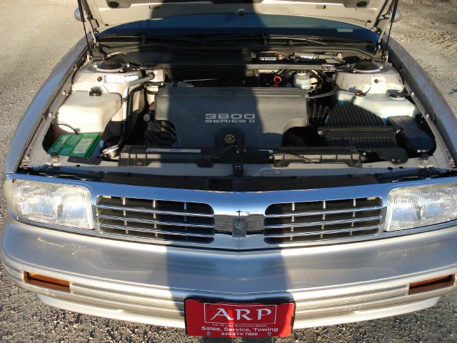 Oldsmobile Regency 1997 photo 19