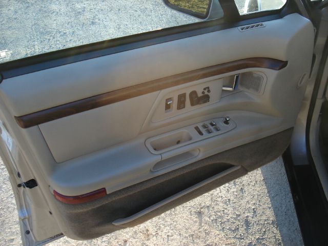 Oldsmobile Regency 1997 photo 29
