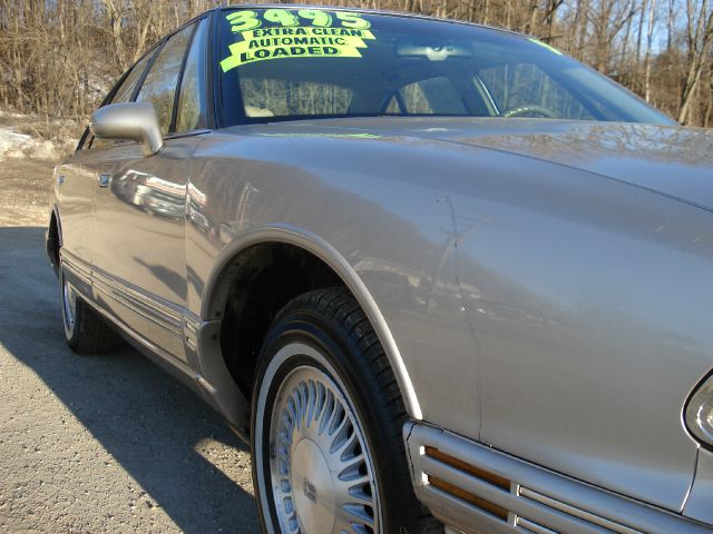 Oldsmobile Regency 1997 photo 30