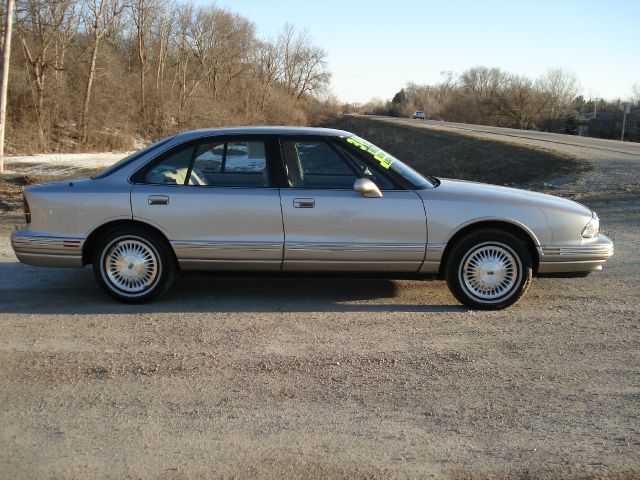 Oldsmobile Regency 1997 photo 31
