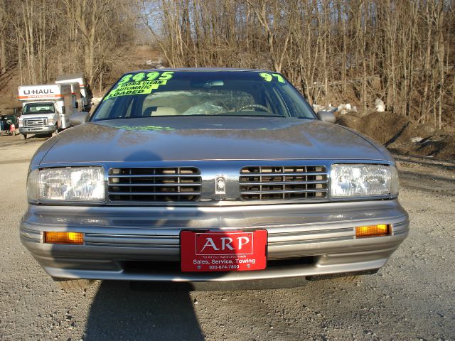 Oldsmobile Regency 1997 photo 38