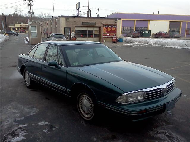 Oldsmobile Regency Base Sedan