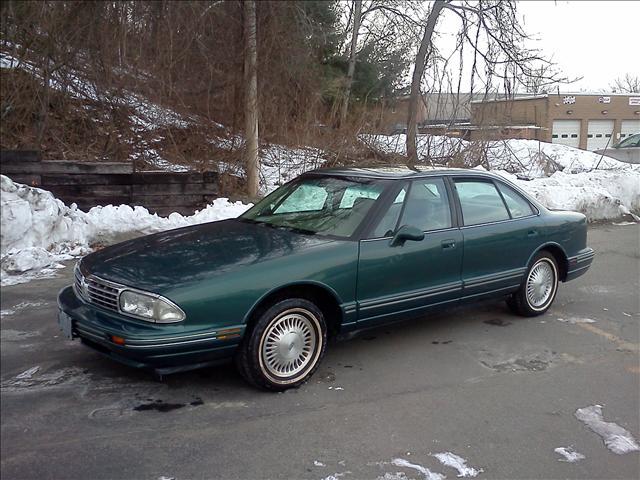 Oldsmobile Regency 1998 photo 1