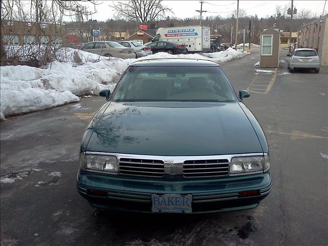Oldsmobile Regency 1998 photo 2