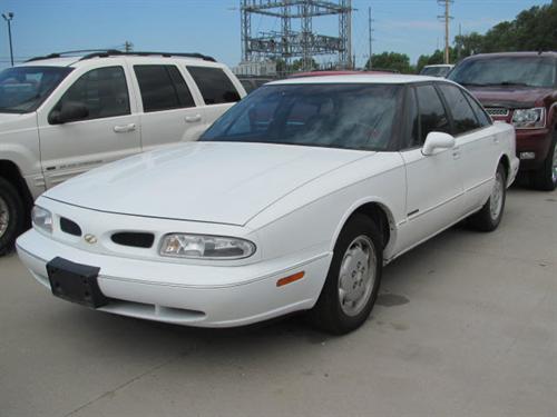 Oldsmobile Regency 1999 photo 5