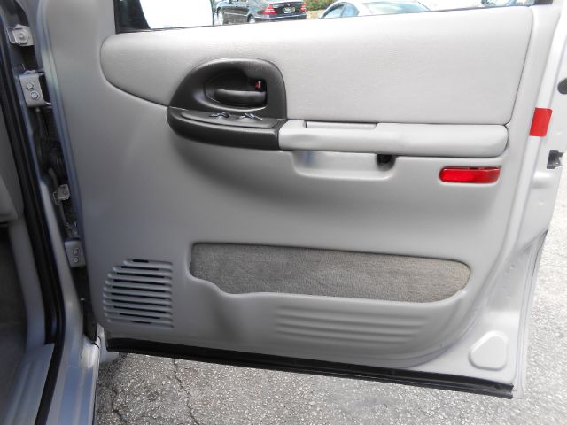 Oldsmobile Silhouette 2000 photo 13