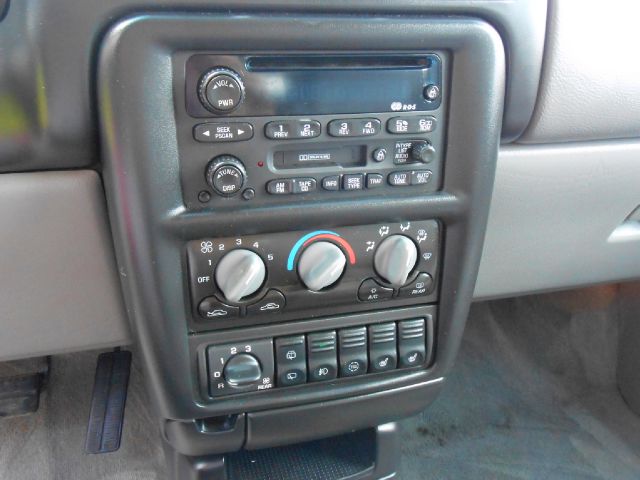 Oldsmobile Silhouette 2000 photo 18