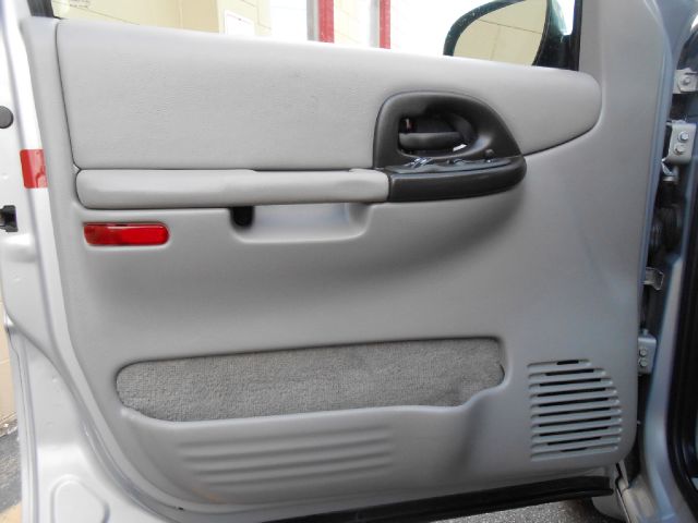 Oldsmobile Silhouette 2000 photo 26