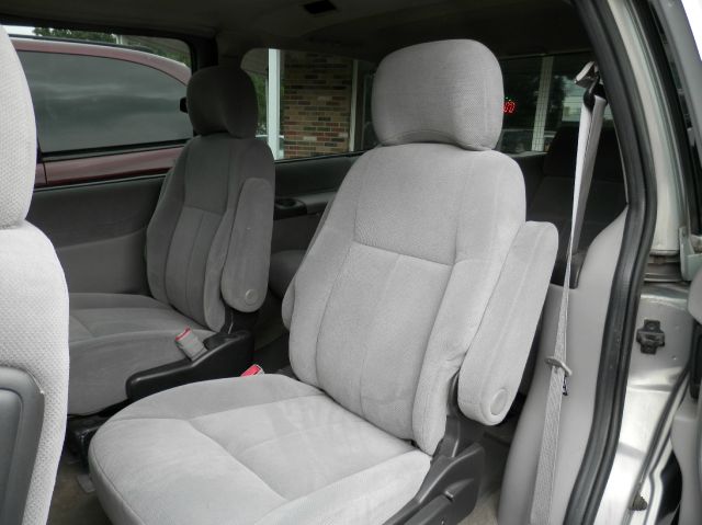 Oldsmobile Silhouette 2001 photo 1