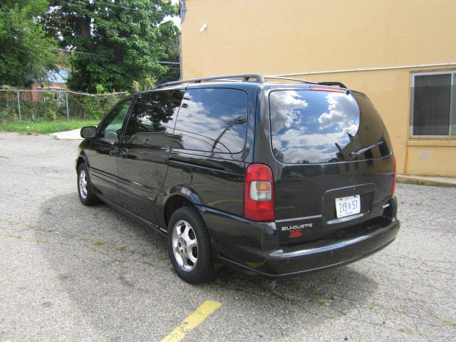 Oldsmobile Silhouette 2002 photo 2