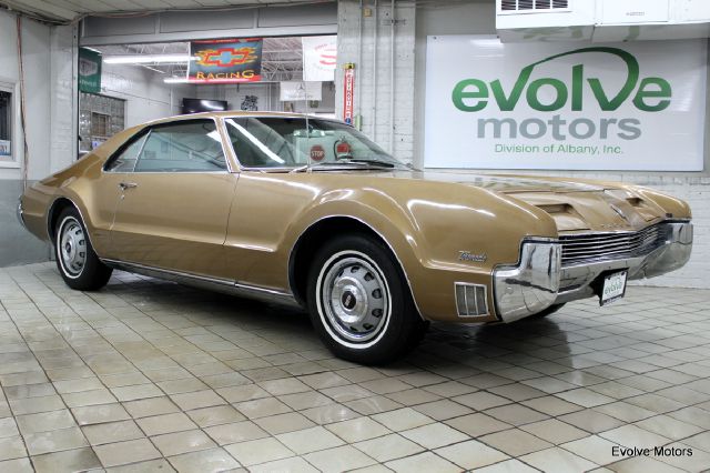 Oldsmobile Toronado 1966 photo 3