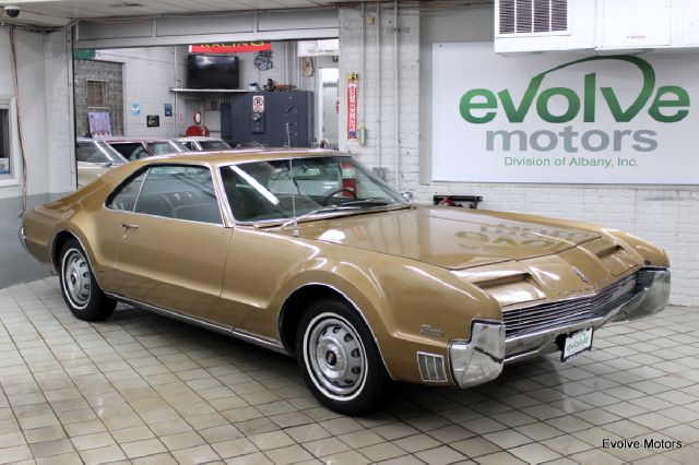 Oldsmobile Toronado 1966 photo 4