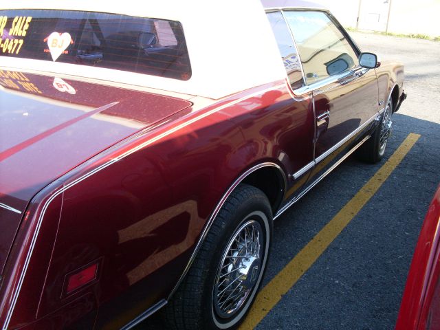 Oldsmobile Toronado 1985 photo 3