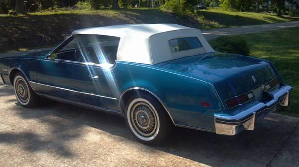 Oldsmobile Toronado 1985 photo 3