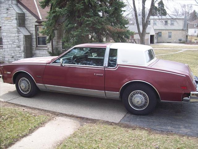 Oldsmobile Toronado 1985 photo 1
