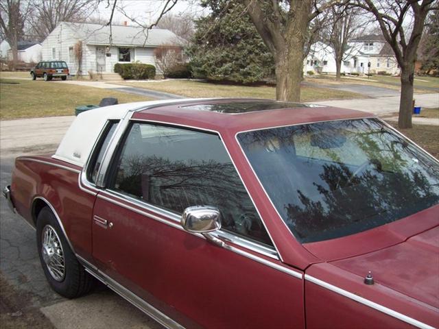 Oldsmobile Toronado 1985 photo 2