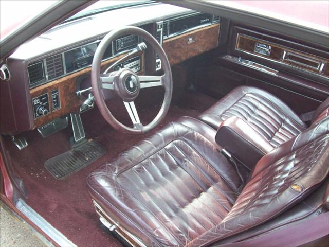 Oldsmobile Toronado 1985 photo 3