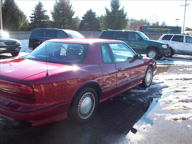 Oldsmobile Toronado 1990 photo 3