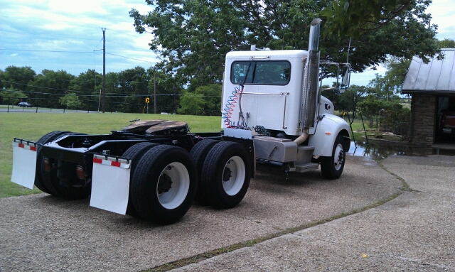Peterbilt 338 2010 photo 3
