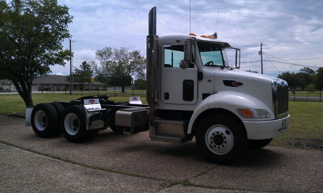 Peterbilt 338 2010 photo 5