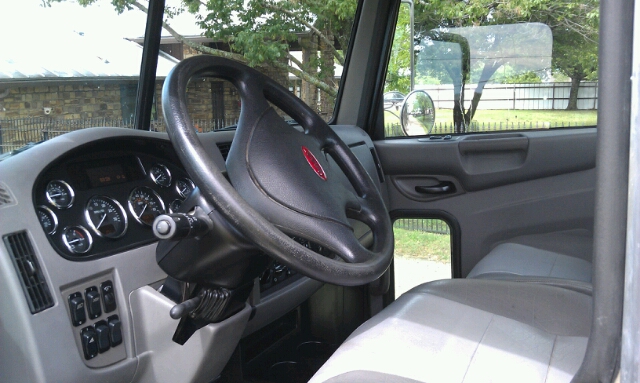 Peterbilt 338 2010 photo 6