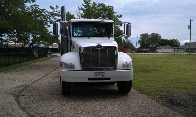 Peterbilt 338 2010 photo 8