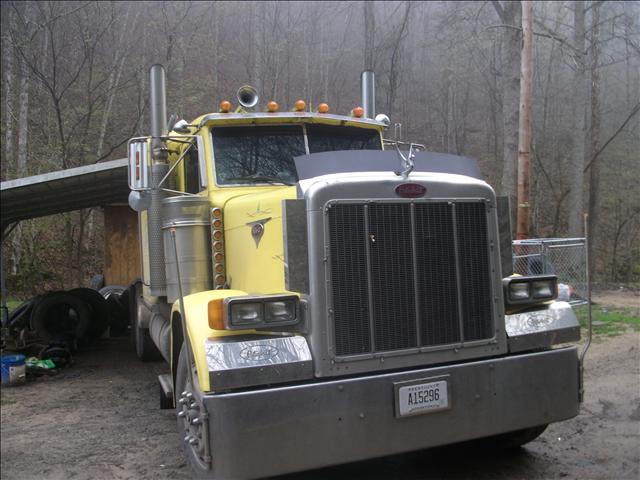Peterbilt 378shorthood 1987 photo 1