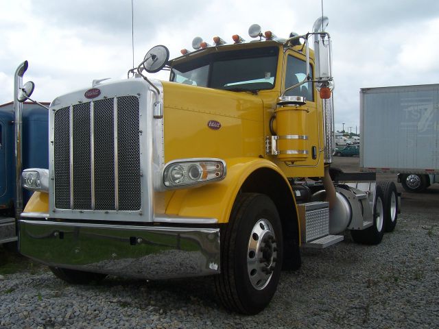 Peterbilt 388 2009 photo 3