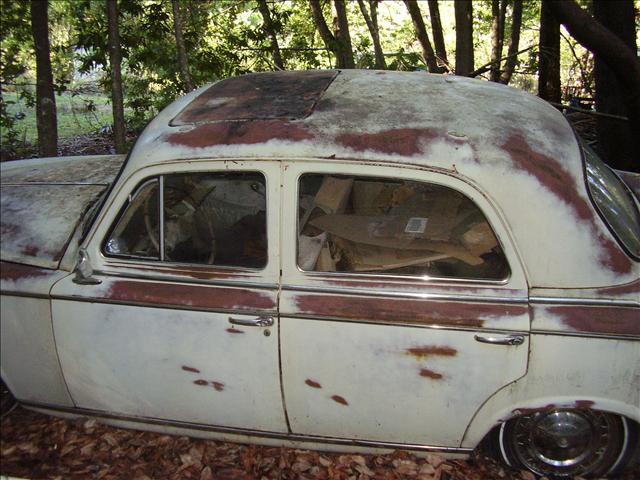 Peugeot 405 1961 photo 4