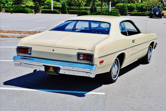 Plymouth Duster 1974 photo 0