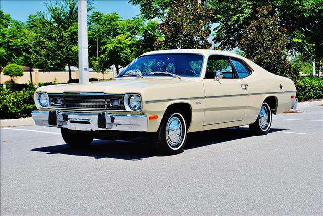 Plymouth Duster 1974 photo 3