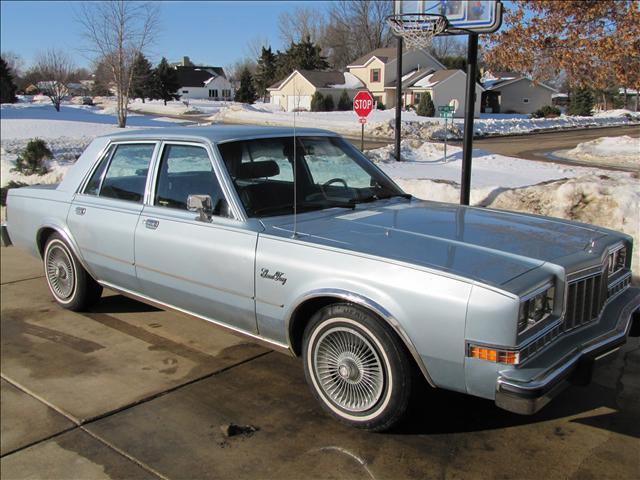 Plymouth Gran Fury 1987 photo 1