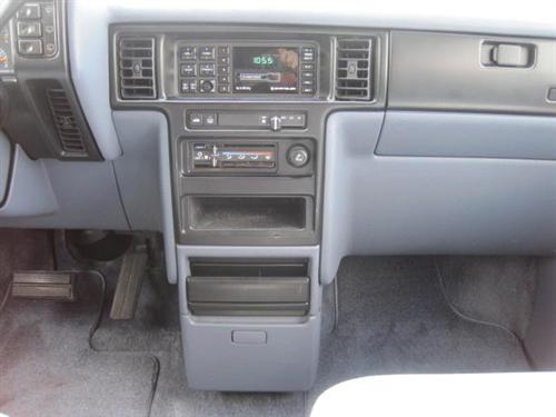 Plymouth Grand Voyager 1991 photo 5