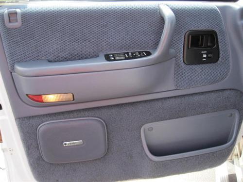 Plymouth Grand Voyager 1991 photo 2