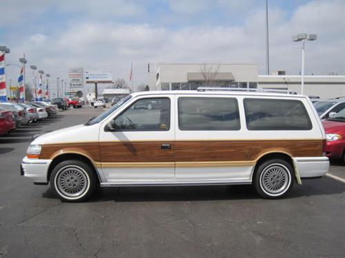 Plymouth Grand Voyager 1991 photo 3